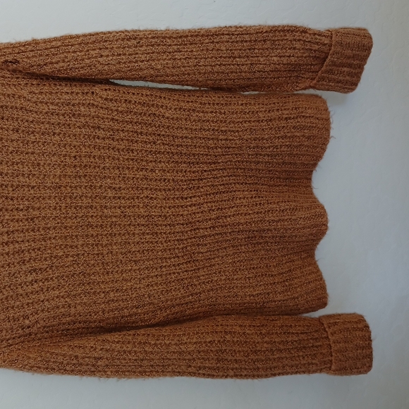 Abound Turtleneck - Picture 12 of 14